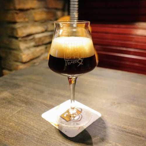Ein Glas Vernemmer Urstoff